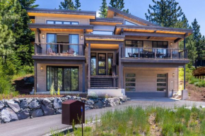 Harmony at Tahoe Donner - Ultra Modern 4 BR, Hot Tub, Game Room, Amenity Access Truckee